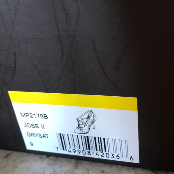 Badgley Mischka Joss Strappy Sandal - Picture 7 of 7